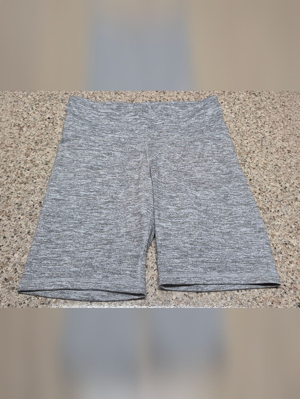 Old Navy Active Go-Dry Gray Biker Shorts Medium M Heathered Yoga Athletic 8"